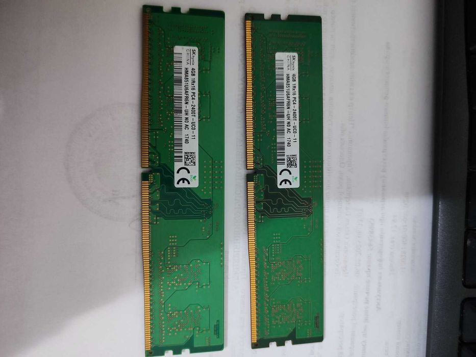 SK Hynix 4096 МБ (DDR4-2400)