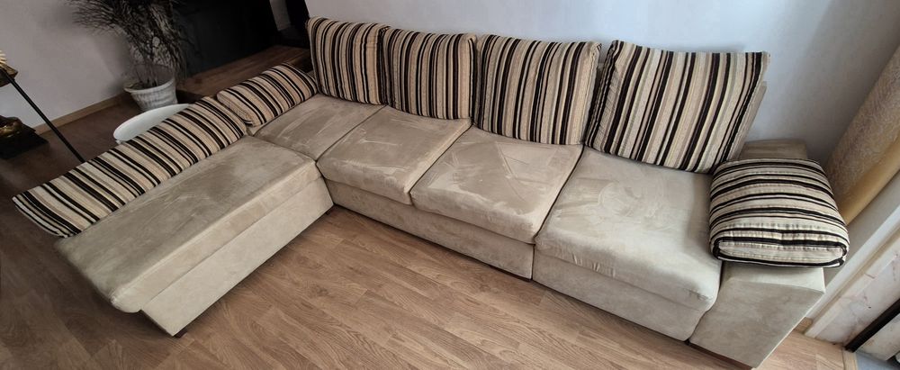 Sofá com chaise-longue