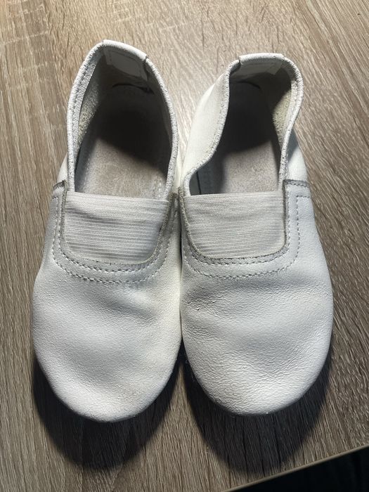 Продам чешки шкіряні 19 розмір.