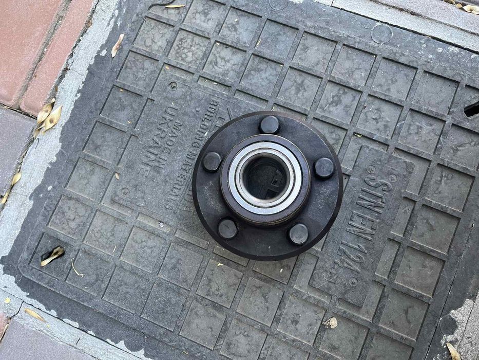 Ступица на крайслер 300с