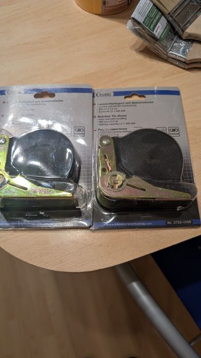 Taśmy,pędzle,sylikony itp.