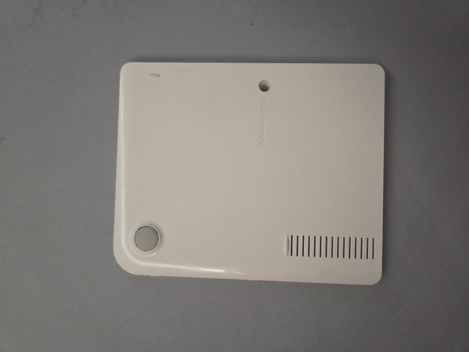 Sprzedam zaslepkę dolnej klapy do laptopa Samsung NP SF510