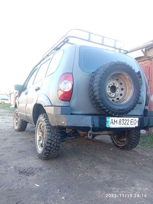 Нива Chevrolet  1.7 бензин 2009р