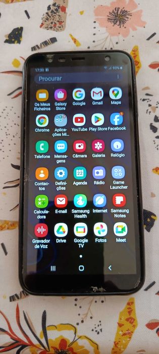 Telemóvel Samsung J6 Plus.