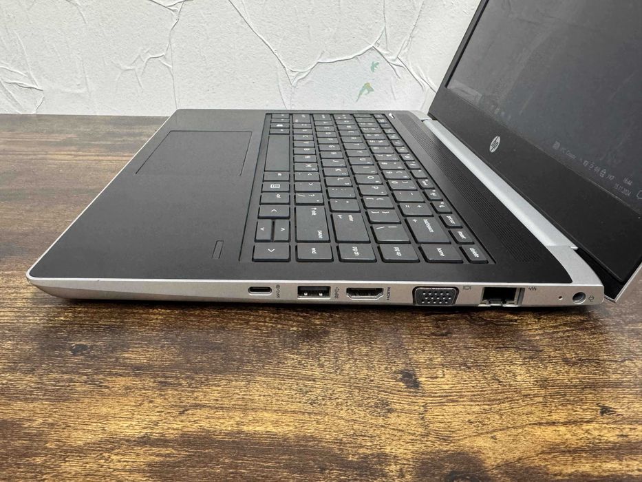 Шикарний HP ProBook 430 G5 - i5-8-го покоління, 8GB - 240GB SSD, 13.3"