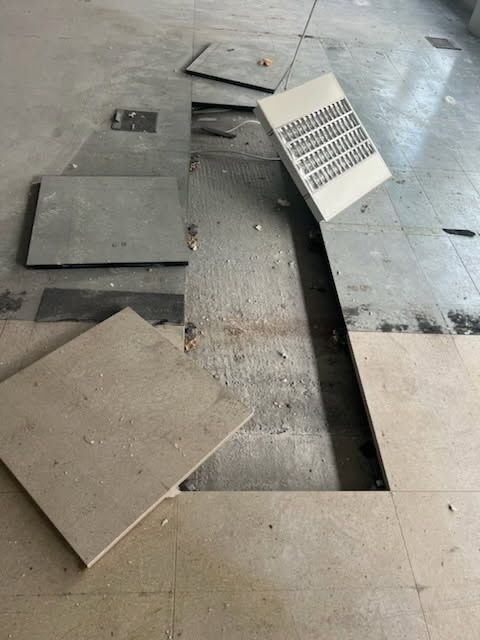 Podłoga techniczna podniesiona 60x60