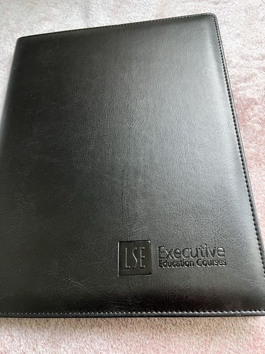 London School of Economics LSE executive folio ze skóry ekologicznej