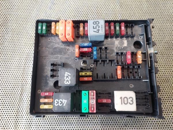 Caixa fusíveis / SAM / BSI VOLKSWAGEN Caddy III (2K, 2C)