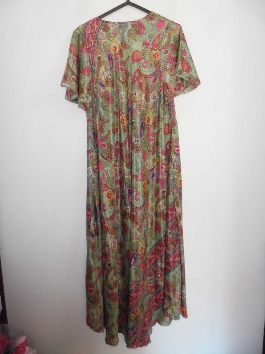 vestido mulher muito comprido