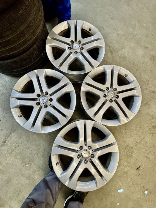 Оригинальные диски mercedes r19 5x112 8j et60 4шт.