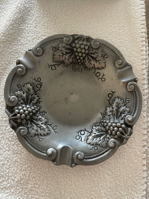 Conjunto de 7 peças decorativas em estanho
