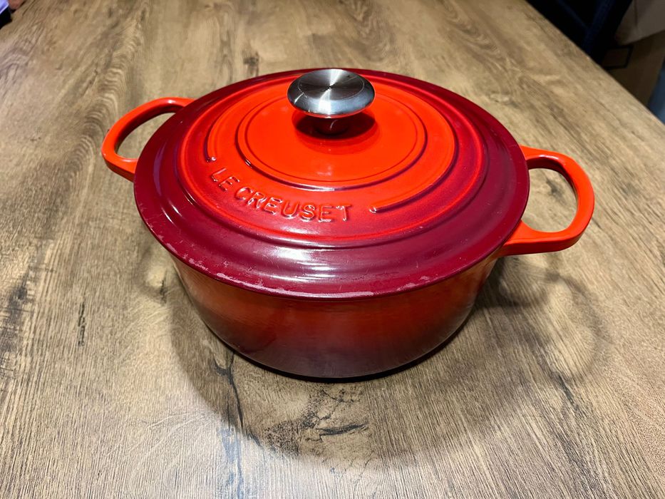 Oryginalny żeliwny garnek Le Creuset 26 cm / 5.3L Czerwony – STAN BDB