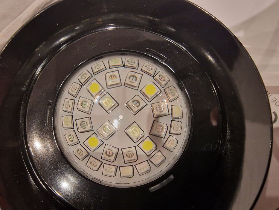 Oświetlenie do akwarium