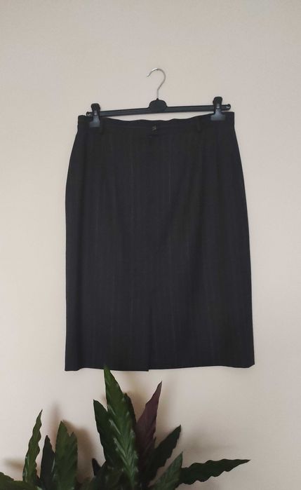 Elegancka spódnica Eugen Klein .97% wełna.