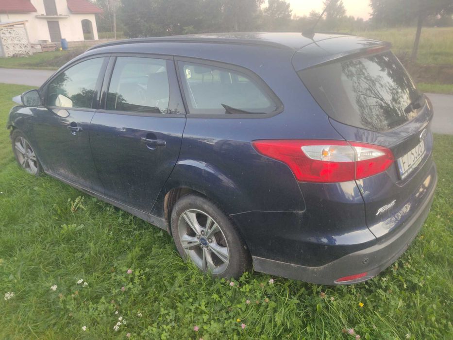 Ford Focus uszkodzony