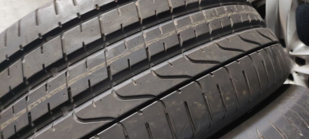 Pneus 265/40/21 semi novos