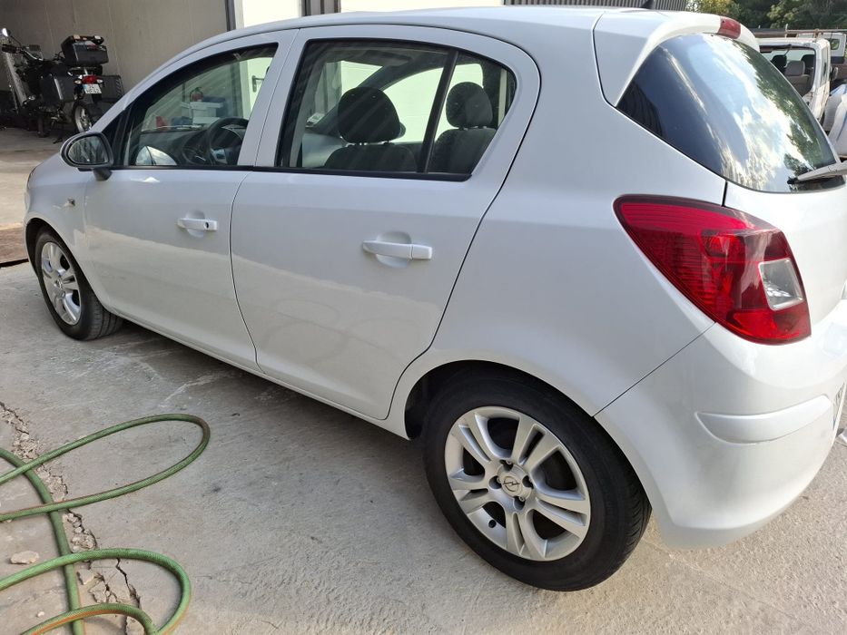 Opel corsa 2010 90cv