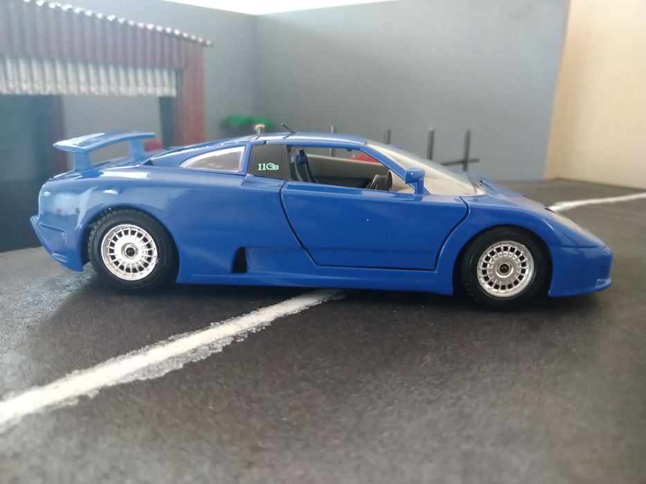 Bugatti EB110 - Bburago 1/24