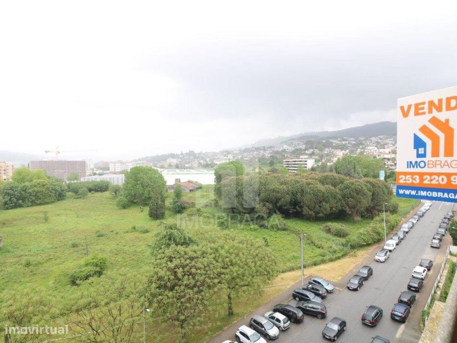 Venda Apartamento T2, em Lamaçães, Braga