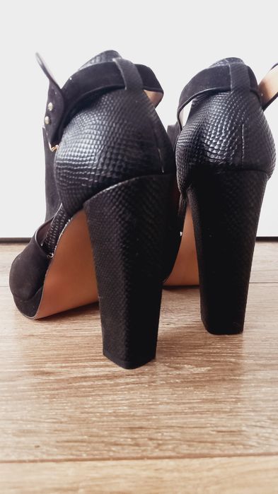 Wyprzedaż, Buty na obcasie H&M roz 36