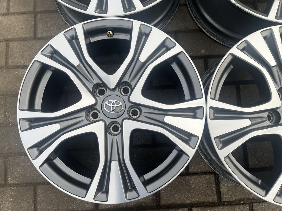 Felgi 17 Aluminiowe Toyota 5x114.3 Oryginalne
