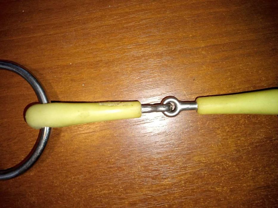 Продам амуніцію для коня