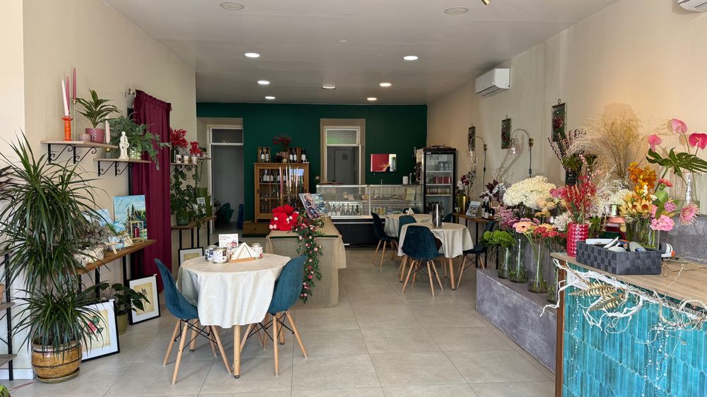 TRESPASSE Flower Bar único em Setúbal – pronto a funcionar