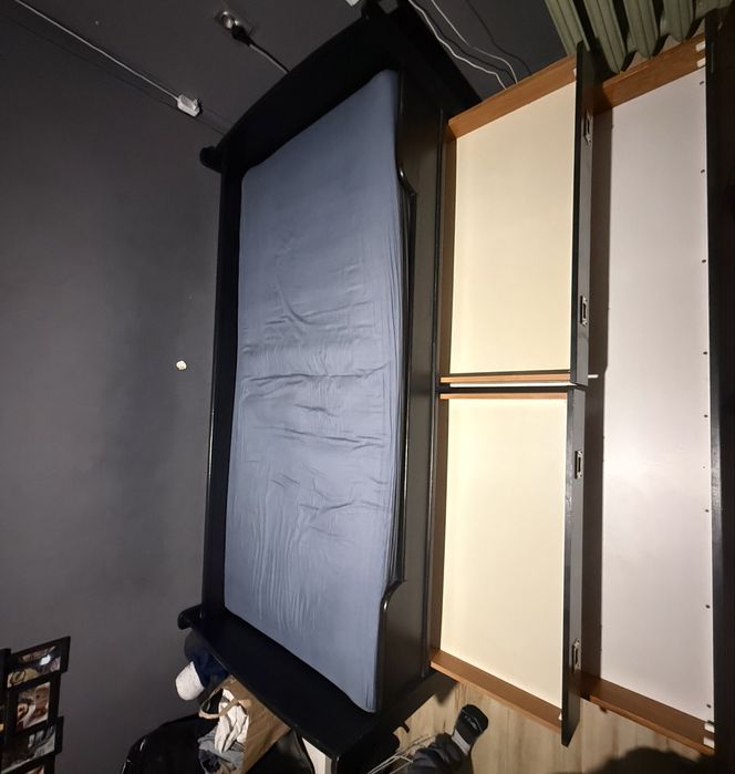 Łóżko jednoosobowe