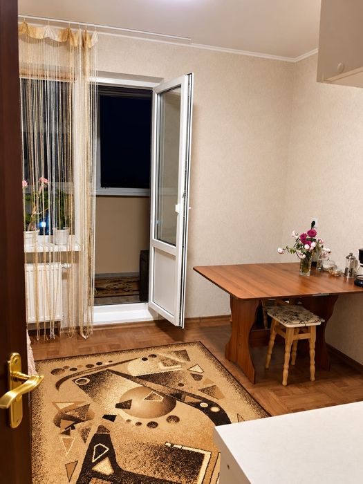 продам от частника  евро двушку 55 кв.  Вышгород . Ул. Кургузова 11-Б ЖК Ярославичи -2 за 56 000 долл