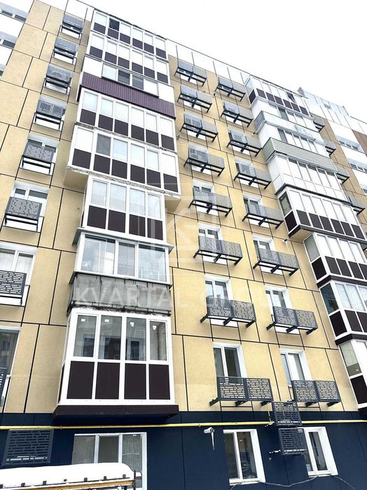 Продаж двокімнатної квартири з ремонтом. Центр міста.