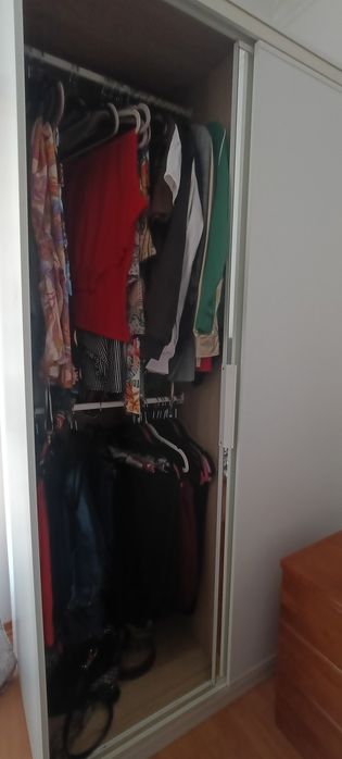 Roupeiro IKEA 121*58 A205