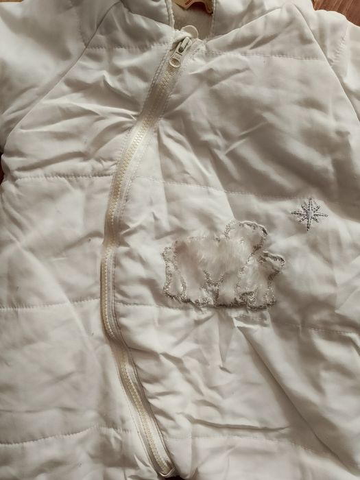 Biały dziecięcy kombinezon zimowy rozmiar 0-3 miesiące