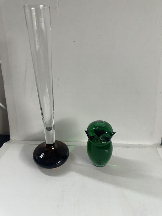 Jarra e coruja em vidro