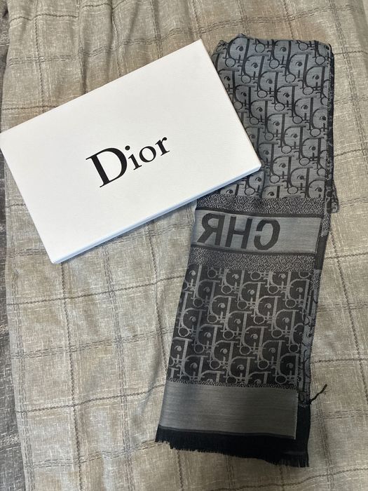 Eleganci szal dior