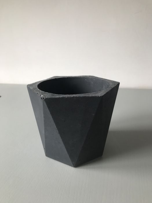 Donica betonowa do roślin