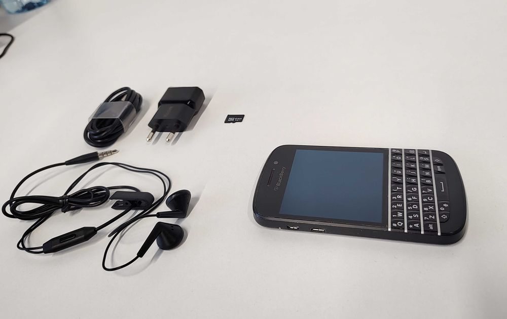 Kolekcja BlackBerry Q10 Czarny Bez Simlocka
