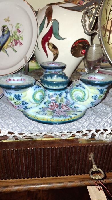 Suporte em porcelana Alcobaça faiança decorativa
