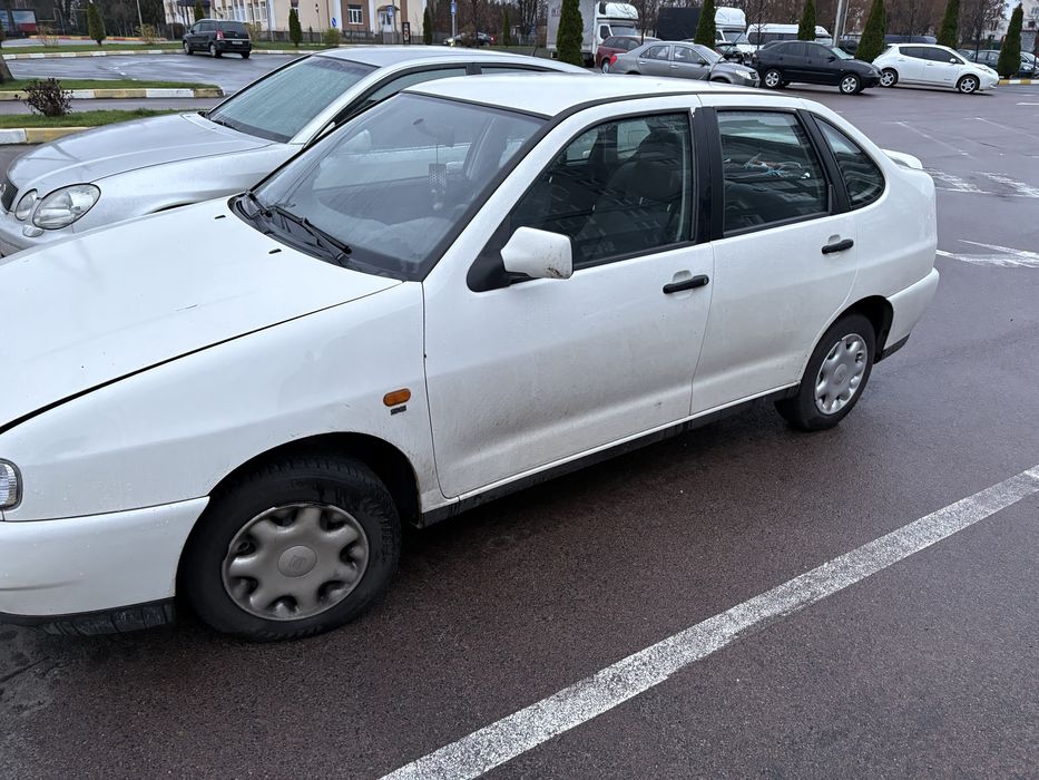 Seat cordoba 1999 1.4 Бензин