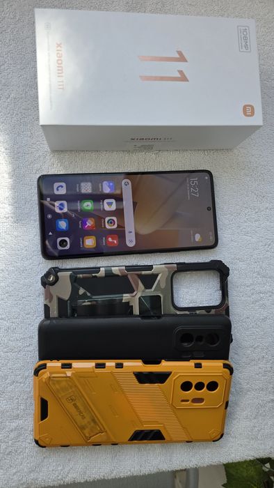 Xiaomi 11T com caixa e acessórios