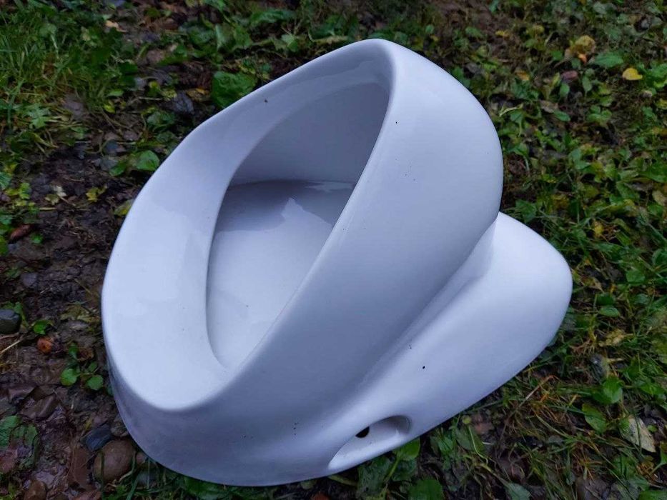 Pisuar ścienny koło, biały, odpływ poziomy