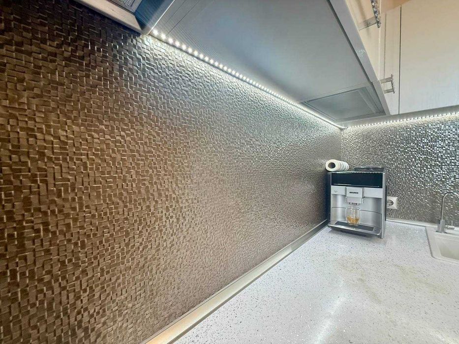 Трикімнатна квартира зайти і жити! Продаж по Є-відновленню!