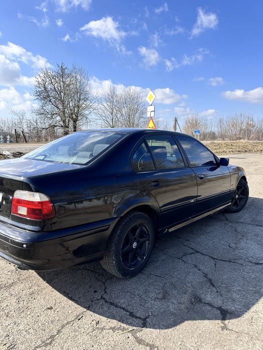 Продам е39  523і