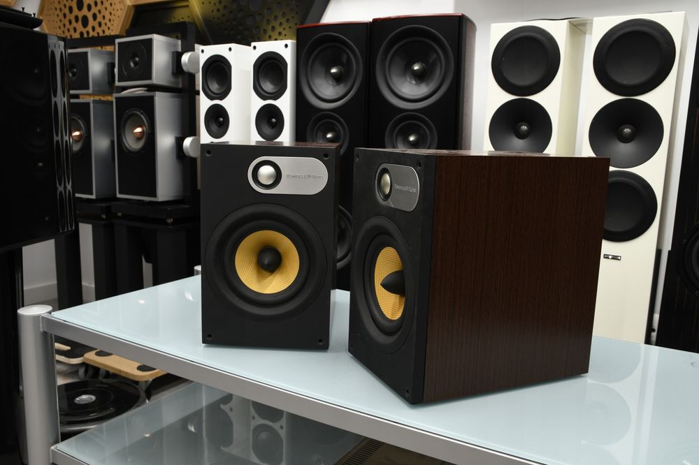kolumny podstawkowe głośniki surround Monitory B&W Bowers & Wilkins 686