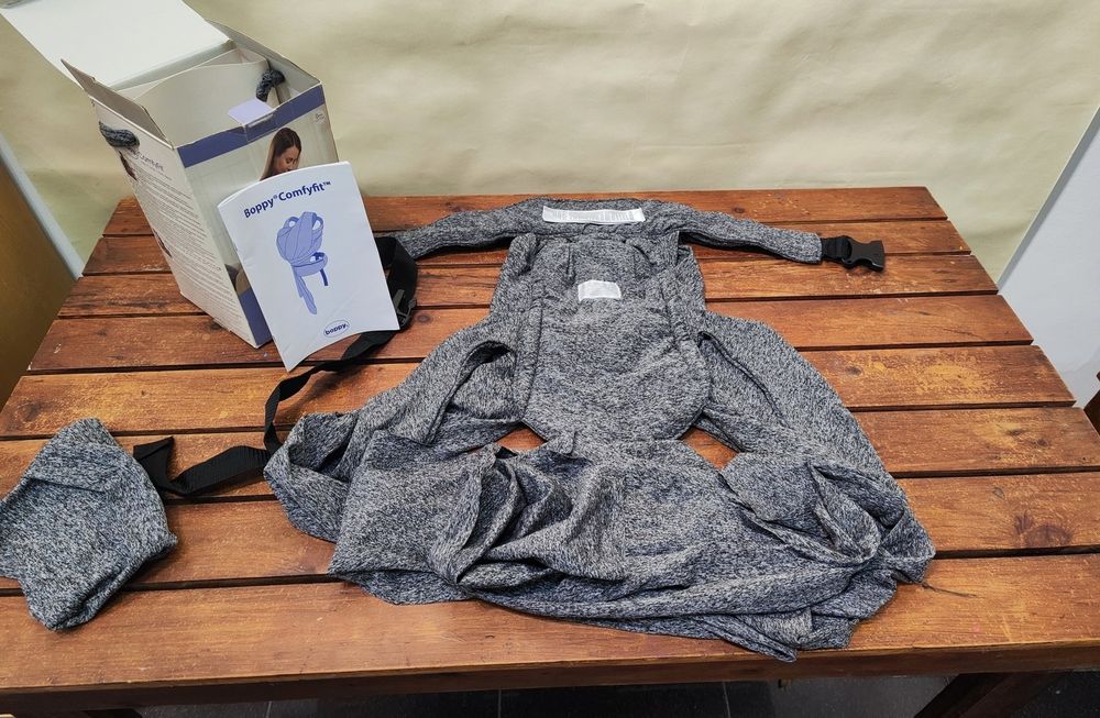 Marsúpio Boppy ComfyFit cinzento — sem uso, com caixa e bolsa