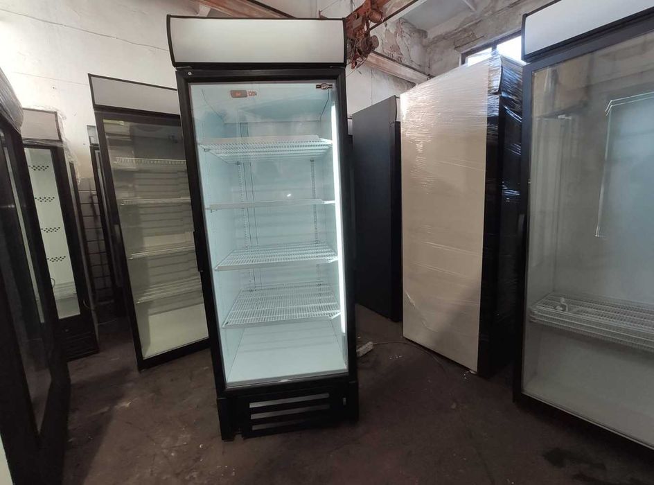 Холодильна шафа. Шкаф однодверний UBC Optima Black. Стан доглянутий