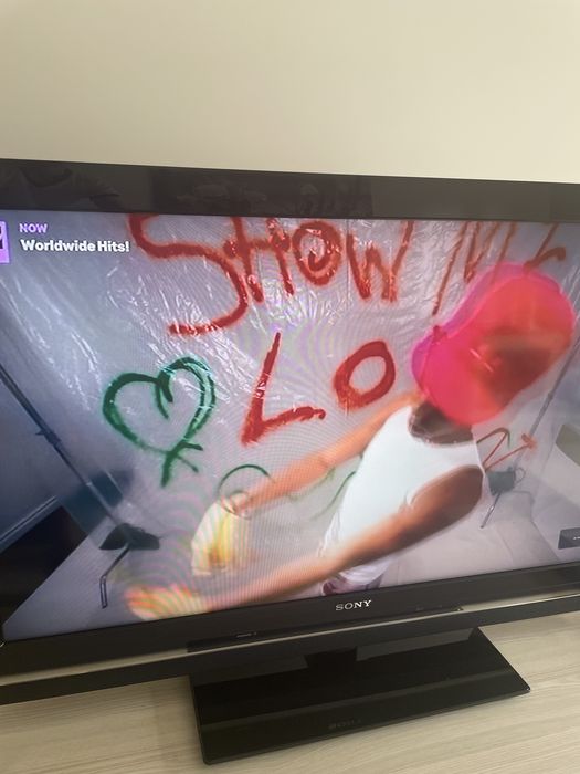 TV Sony Bravia 40 cali (99 cm x 68 cm)