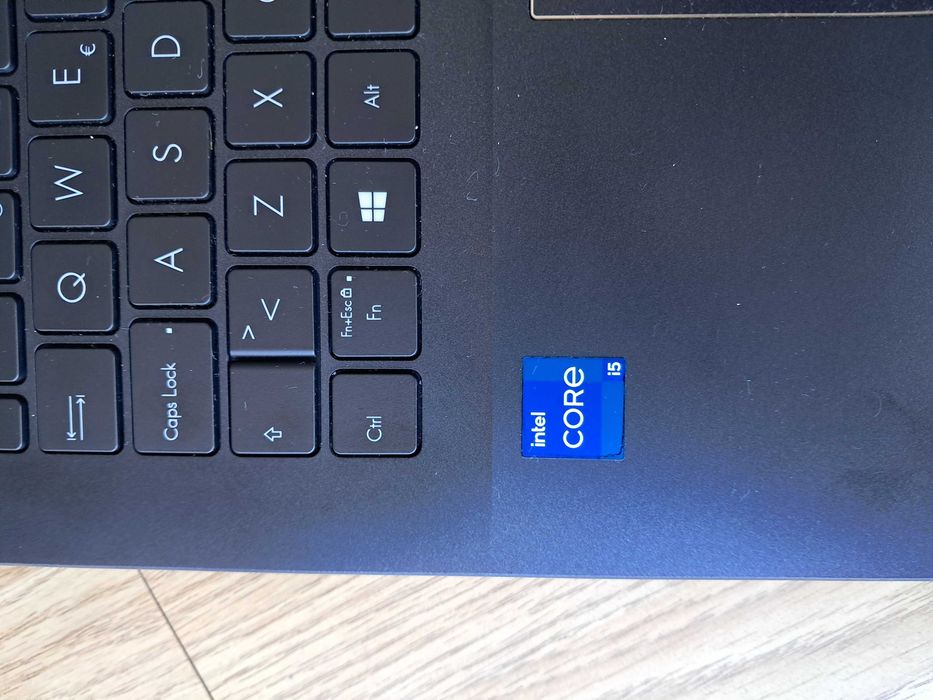 Asus Vivobook 15 | Intel i5 | 8GB RAM | 256GB