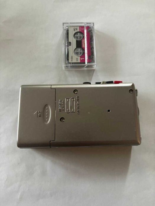 Dyktafon Sanyo TRC-530M powystawowy