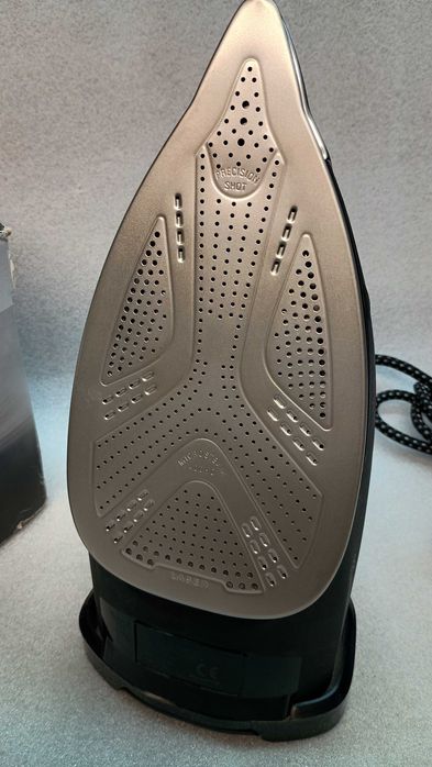 Żelazko parowe Rowenta Steamforce DW9510 , czarny/miedziany