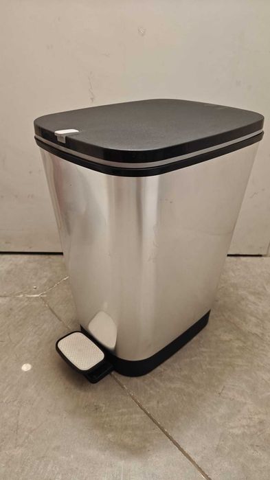 Caixote do lixo inox com pedal
